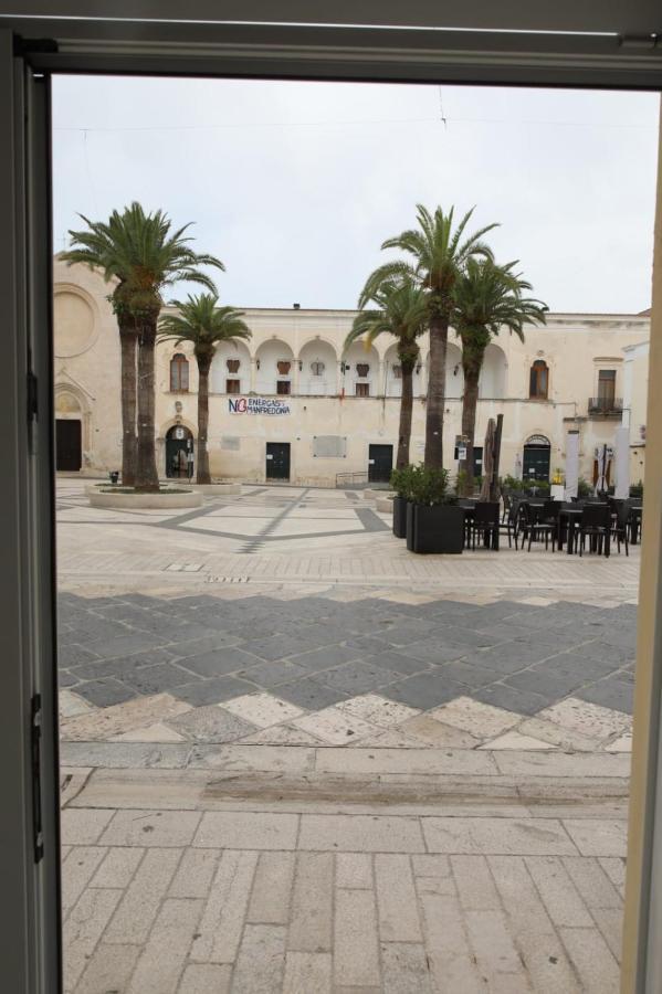 La Maison Piazza Del Popolo Manfredoine Extérieur photo